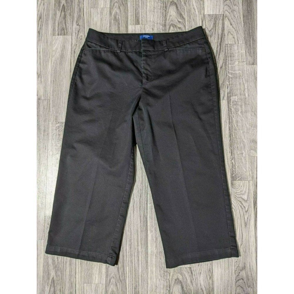 (3/$35) Dockers Petite Ideal Fit Black Capris